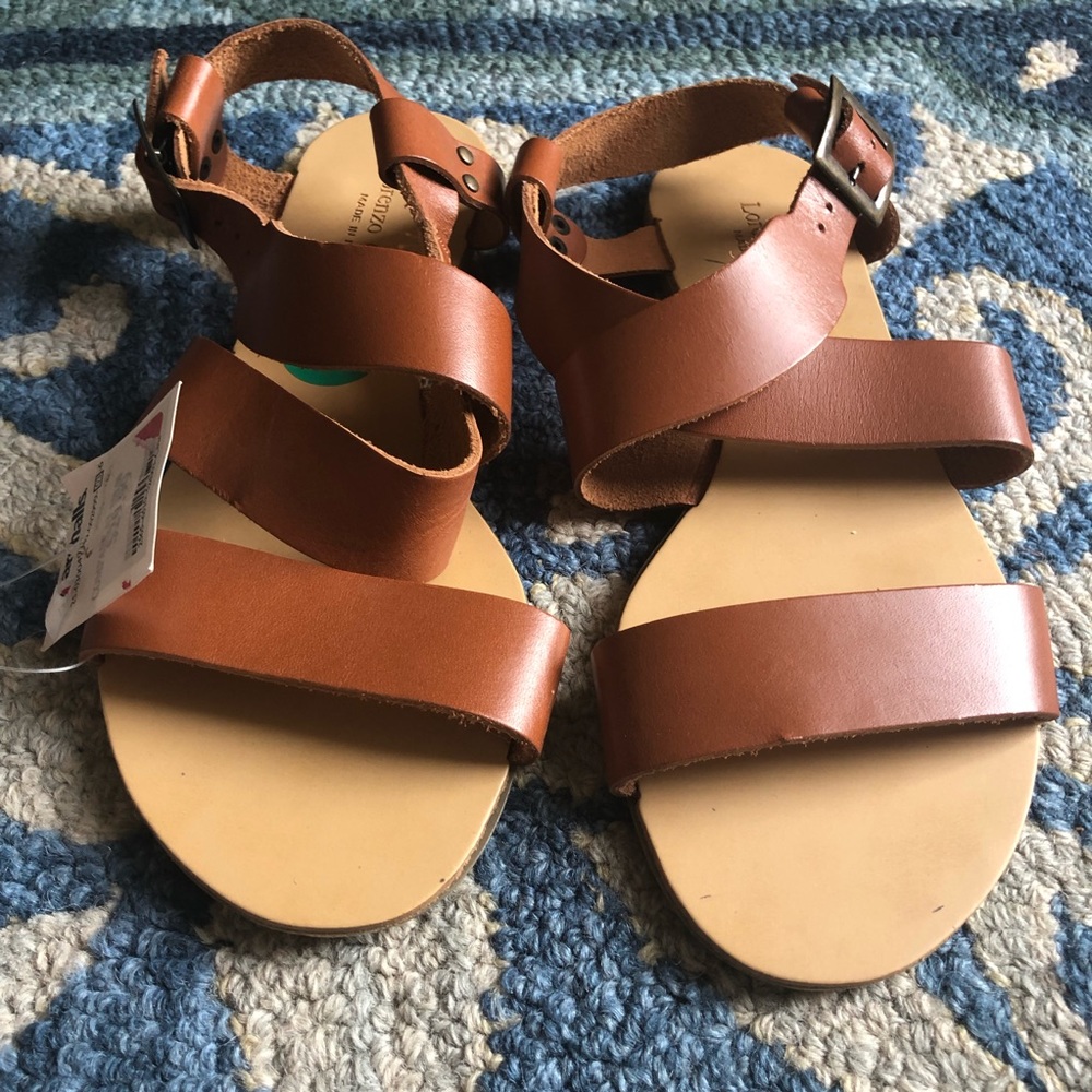 NWT Lorenzo Chelini tan leather flat sandals